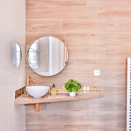 Escapade En Amoureux T2 Luxueux, Avec Balnéo, 60m Gare - Hypercentre - La Porte Bleue 4 *