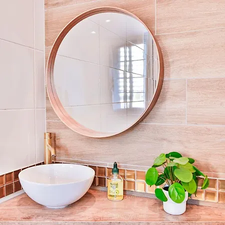 Escapade En Amoureux T2 Luxueux, Avec Balnéo, 60m Gare - Hypercentre - La Porte Bleue 4 Toulon